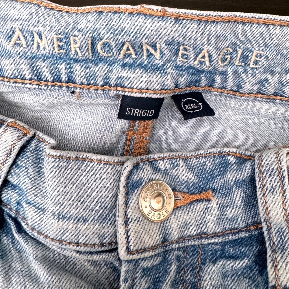 American Eagle Stovepipe Distressed Straight Leg Light Wash Blue Size 4 Jeans - Picture 4 of 7